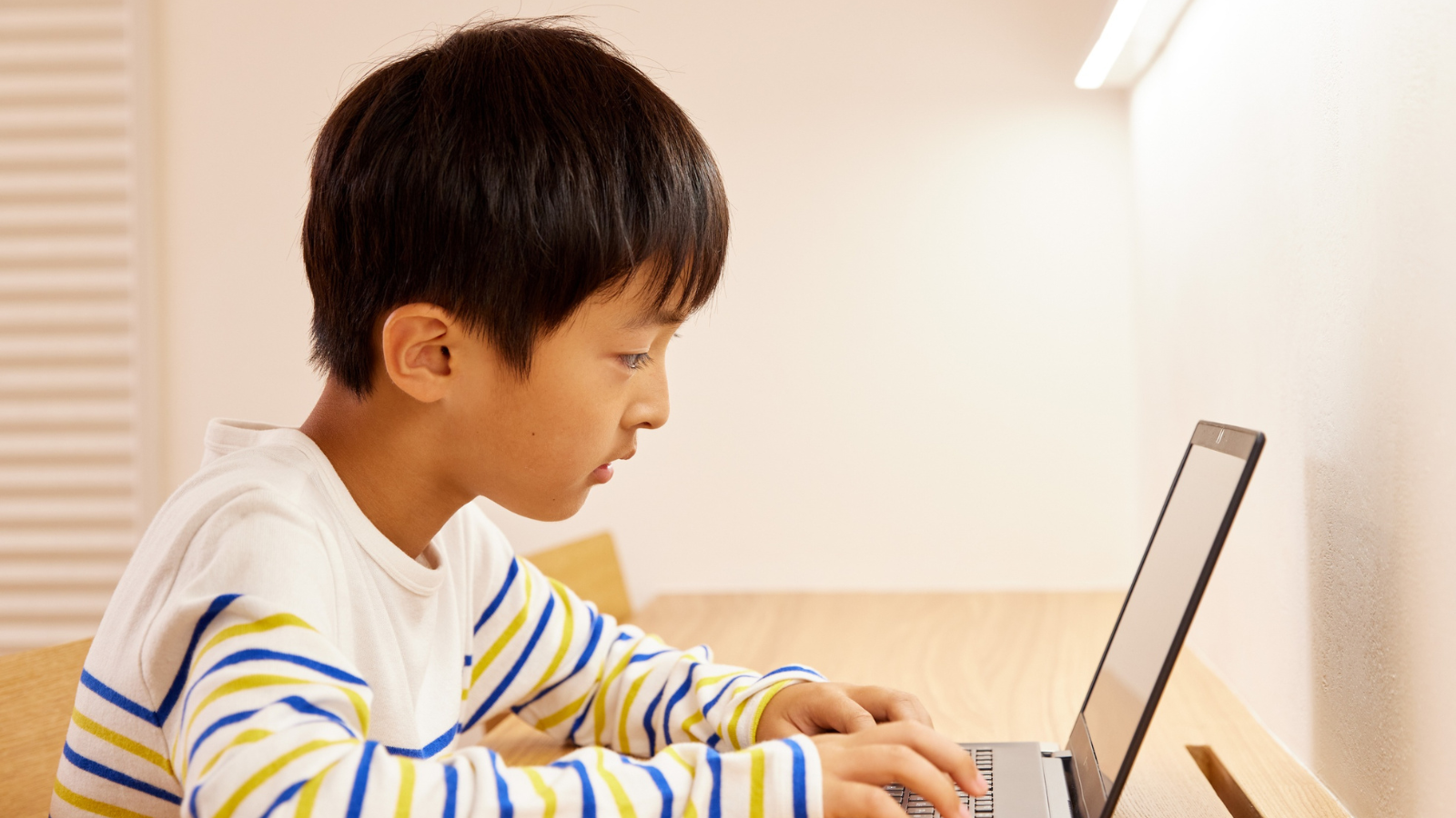 What Steps Should Parents Take When Selecting an Online Tutoring Platform Suitable for Their Child?